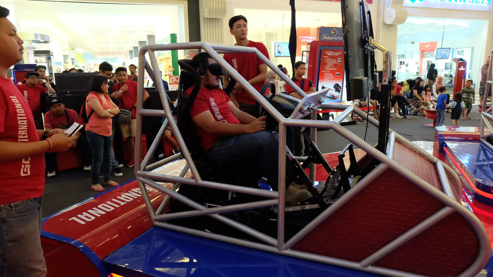 Intersport VR Motion Race Simulator